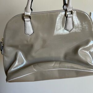 Elegant Cream Handbag